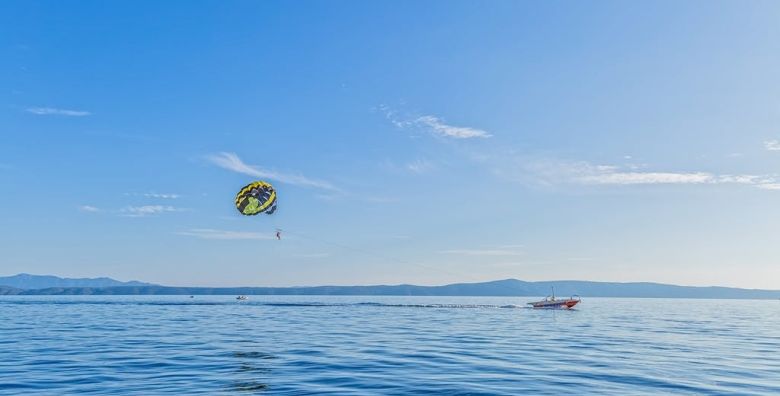 Villa Vinka  Ljeto u Tucepima Tucepi Makarska rivijera Dalmacija Hrvatska  1 160 EUR  7x nocenje u dvokrevetnoj Classic sobi s balkonom za 2 osobe Polupansion