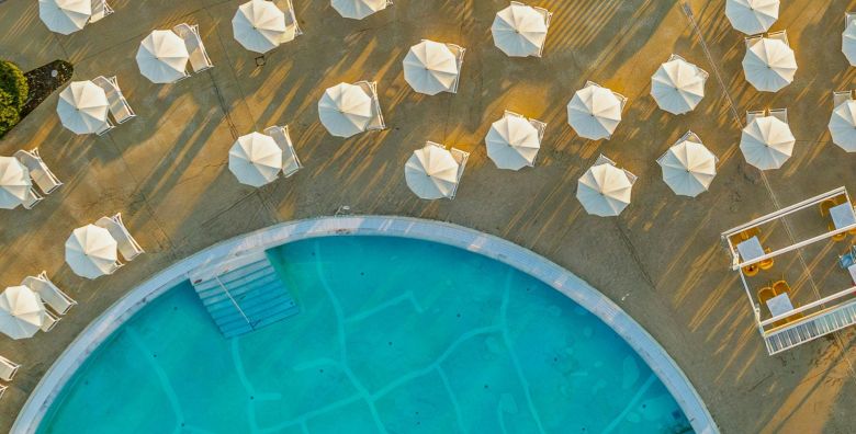 Hotel Katarina  First minute ljeto za velike obitelji u Selcu Selce Hrvatska  2 839 EUR  7x nocenje u Superior obiteljskoj sobi s francuskim balkonom 2 povezane sobe za 2 osobe 4 djece do 11 99 godina besplatno  Polupansion