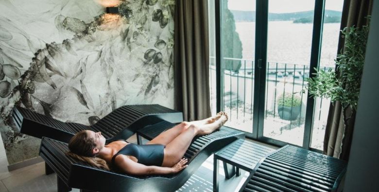 Ilirija Resort  Hotel Ilirija  Proljetni wellness odmor uz more Biograd na Moru Dalmacija Hrvatska  312 EUR  2x nocenje u dvokrevetnoj Comfort sobi za 2 osobe 1 dijete do 7 godina besplatno  Polupansion