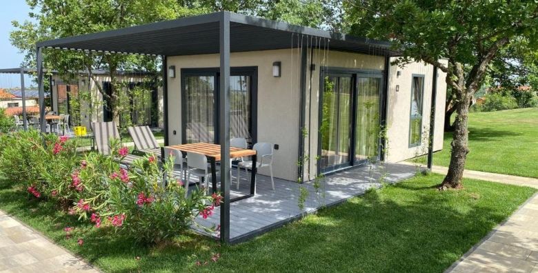 San Servolo Wellness Camping  Resort  Lotus Premium kucica  Last minute vrhunski wellness Buje Istra Hrvatska  444 EUR  3x nocenje u Lotus Premium kucici za 2 osobe Dorucak u Steakhouseu