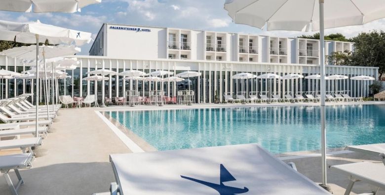 Putovanja - Akcija, popust i sniženje. (ponuda: 256431)