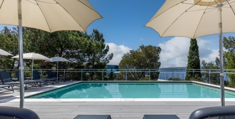 Holiday Resort Ad Turres  First minute ljeto u Crikvenici  Crikvenica Hrvatska  509 EUR  3x nocenje u Standard dvokrevetnoj sobi s balkonom morska strana za 2 osobe 2 djece do 11 99 godina besplatno  Polupansion