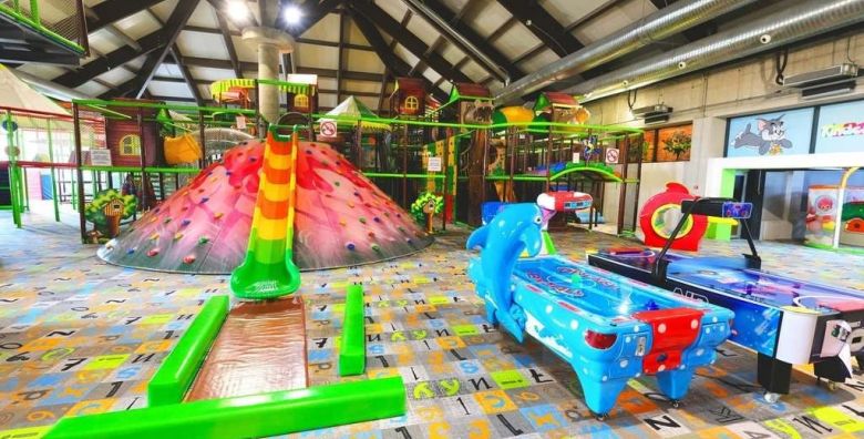 Hotel Hills Spa  Thermal Resort  Obiteljski termalni paket i djecja zabava u Kinderlandu Sarajevo Bosna i Hercegovina  246 €