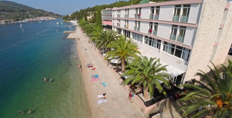 Hotel Posejdon  All inclusive 1 svibanj proljece i jesen na Korculi  Vela Luka Korcula Dalmacija Hrvatska  389 €