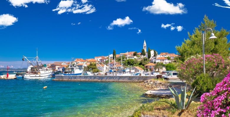 Hotel Donat  All inclusive odmor u Dalmaciji  Trokrevetna soba Zadar Dalmacija Hrvatska  567 EUR  3x nocenje u trokrevetnoj sobi s balkonom i pogledom na resort za 3 osobe All inclusive