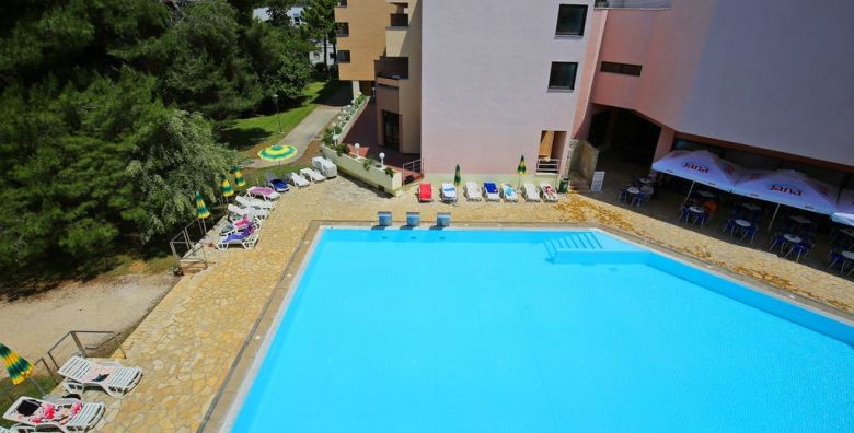 Hotel Donat  All inclusive odmor u Dalmaciji  Trokrevetna soba Zadar Dalmacija Hrvatska  2 009 EUR  7x nocenje u trokrevetnoj sobi s balkonom i pogledom na resort za 3 osobe All inclusive