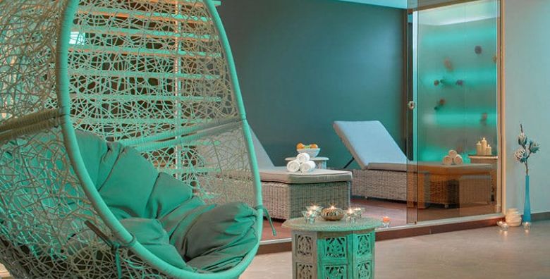 Valamar Parentino Hotel  Zabavni odmor u Porecu tijekom tjedna Porec Istra Hrvatska  323 EUR  2x nocenje u sobi Room for 2 1 s balkonom za 2 osobe 1 dijete do 11 99 godina besplatno  Polupansion buffet dorucak i vecera 