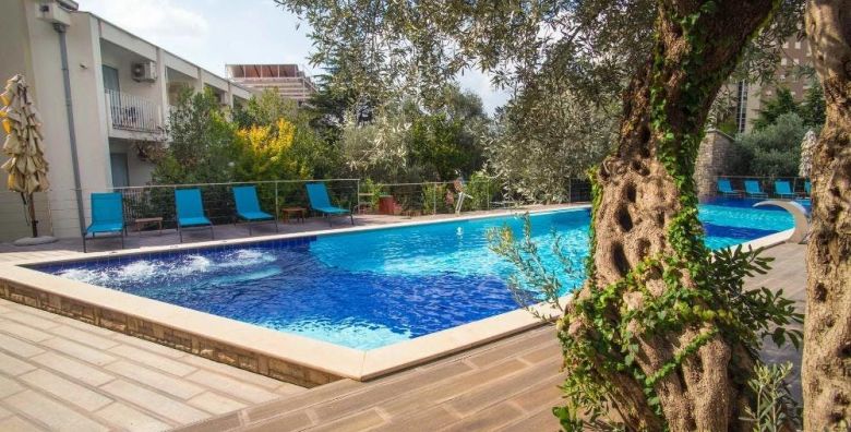 Hotel Castellastva  1 svibanj u Petrovcu Petrovac Crna Gora  225 €