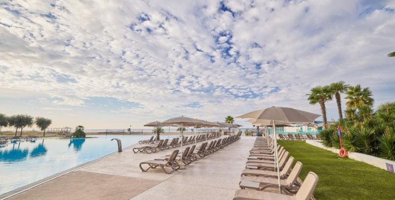 Azul Beach Resort Montenegro  All inclusive odmor Ulcinj Crna Gora  739 EUR  3x nocenje u Two bedroom suite za 2 osobe All inclusive