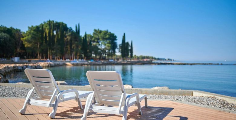 Hotel Garden Istra Plava Laguna  First minute obiteljsko ljeto u Istri Umag Istra Hrvatska  1 390 EUR  5x nocenje u Classic sobi s balkonom pogled park za 2 osobe 1 dijete do 11 99 godina i 1 dijete do 2 99 godina besplatno  Polupansion