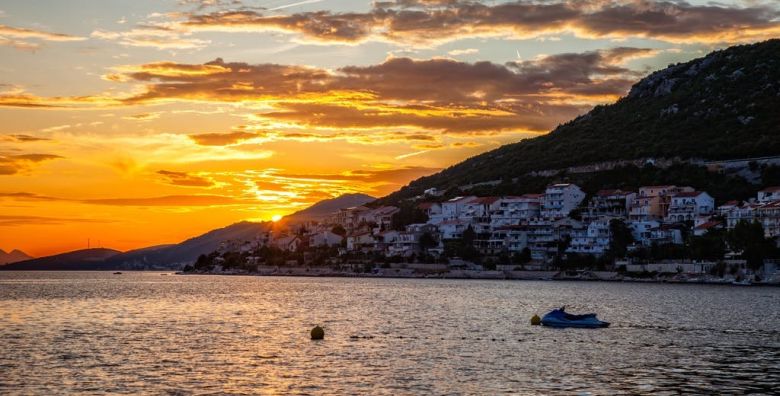 Moda - Akcija, popust i sniženje. (ponuda: 257400)