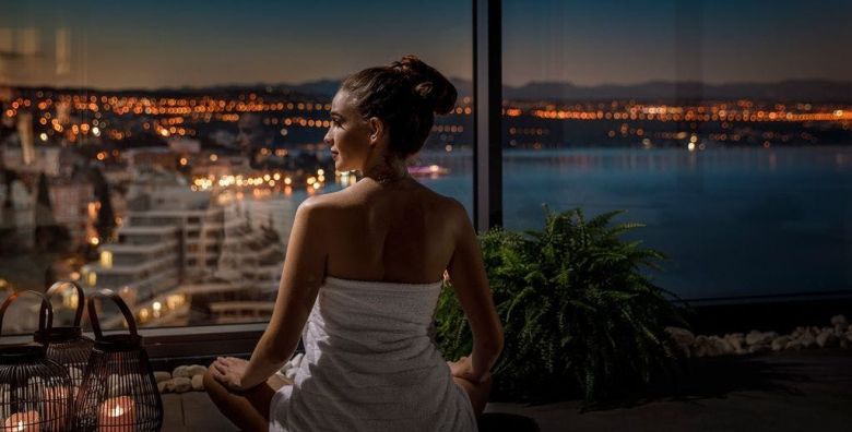 Grand Hotel Adriatic 3  Vrhunski wellness vikend u Opatiji  Soba s pogledom na more i balkonom Opatija Hrvatska  289 €