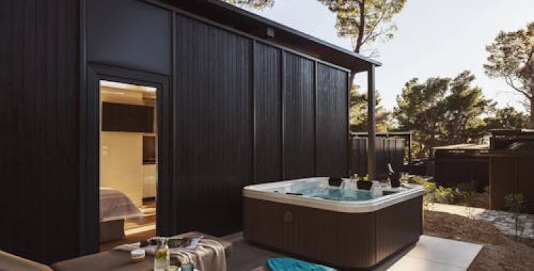 Pinadria Camping Resort  First minute ljeto Glamping s privatnim jacuzzijem Baska Voda Makarska rivijera Hrvatska  1389 €