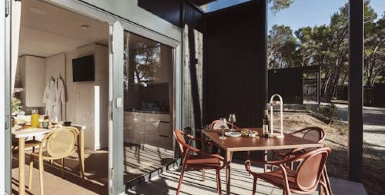 Pinadria Camping Resort  First minute ljeto Glamping s privatnim jacuzzijem Baska Voda Makarska rivijera Hrvatska  2359 €