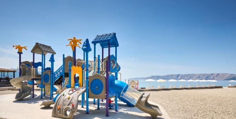 Aminess Vival Lisanj Family Hotel  Posebna first minute akcija za obiteljski all inclusive light s animacijom  Obiteljska soba Novi Vinodolski Hrvatska  270 €