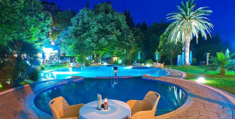 Hotel Rivijera  First minute ljeto u Petrovcu Petrovac Crna Gora  699 EUR  5x nocenje u dvokrevetnoj Standard sobi za 2 osobe 1 dijete do 6 godina besplatno  Polupansion