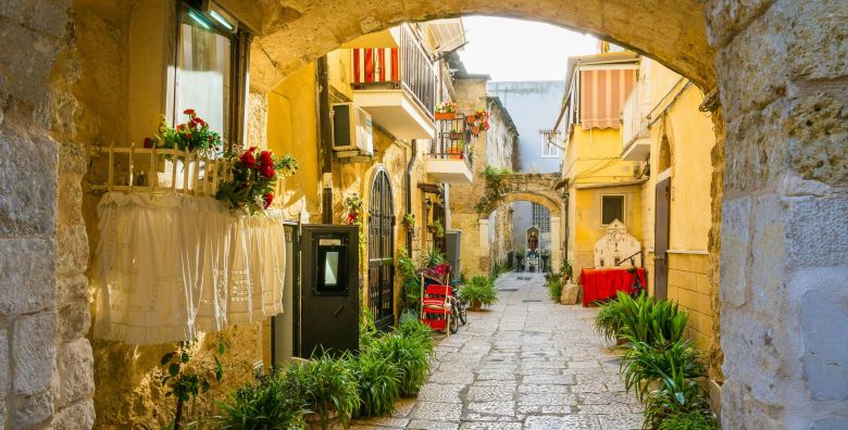 Proljetni odmor u Bariju Bari Italija  699 EUR  4x nocenje u apartmanu za 2 osobe 2x povratna avio karta Trst  Bari  Trst