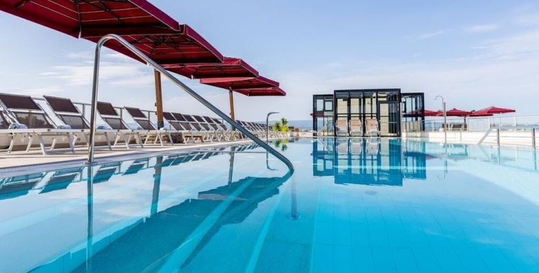 Hotel Plaza Duce  Prvosvibanjski wellness odmor u Dalmaciji Omis Dalmacija Hrvatska  330 EUR  2x nocenje u dvokrevetnoj Superior sobi za 2 osobe Polupansion