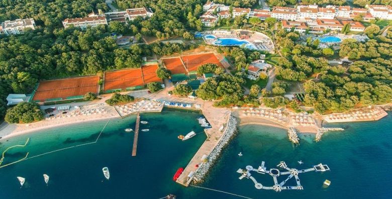Valamar Tamaris Resort  All inclusive proljetni praznici u Porecu Porec Istra Hrvatska  351 EUR  2x nocenje u sobi Room for 2  za 2 osobe All inclusive: bogati buffet dorucak rucak i vecera s ukljucenim picem