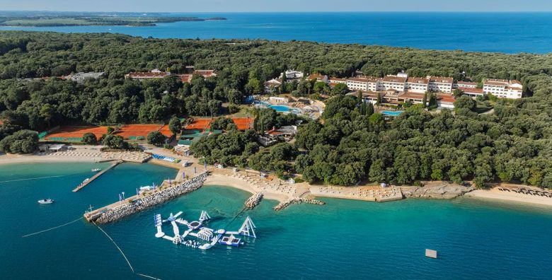 Valamar Tamaris Resort  Obiteljski all inclusive proljetni praznici u Porecu Porec Istra Hrvatska  613 EUR  2x nocenje u sobi Room for 4 za 2 osobe 2 djece do 15 99 godina besplatno  All inclusive: bogati buffet dorucak rucak i vecera s ukljucenim picem