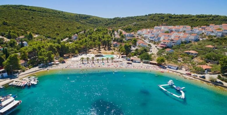 Apartmani Solta  Odmor na Solti Necujam otok Solta Dalmacija Hrvatska  420 EUR  7x nocenje u apartmanu za do 5 osoba 4 1  Koristenje klima uredjaja
