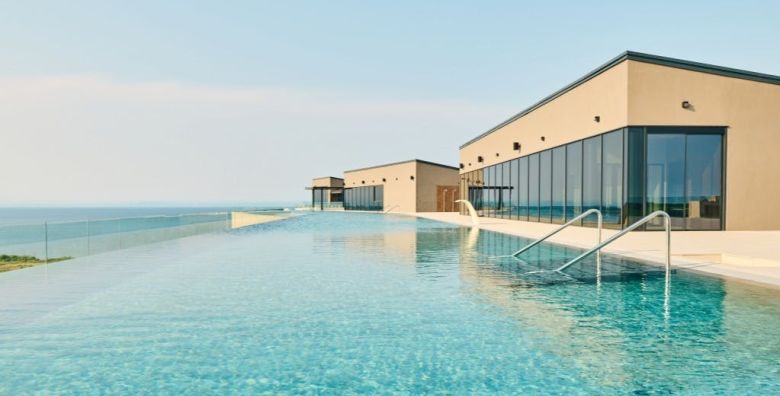 Petram Resort  Residences  Luksuzni odmor udvoje tijekom tjedna Crveni Vrh Savudrija Istra Hrvatska  230 EUR  1x nocenje u Deluxe apartmanu sa sofom za 2 osobe Polupansion