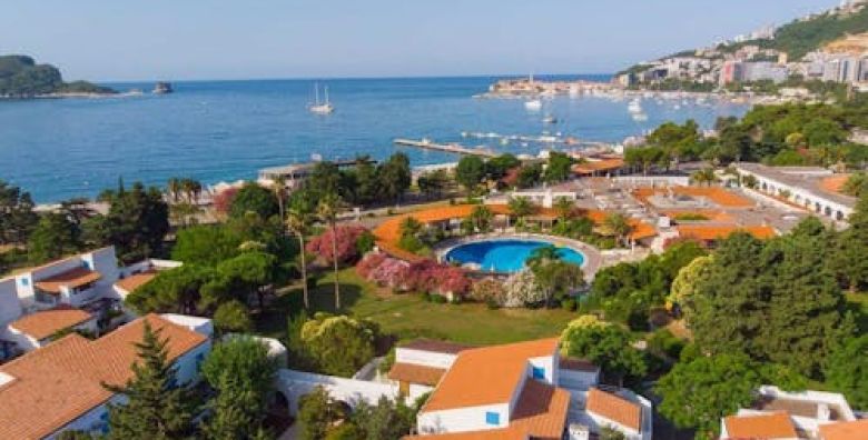 Hotel Slovenska plaza  Jesenski odmor u Budvi Budva Crna Gora  239 €