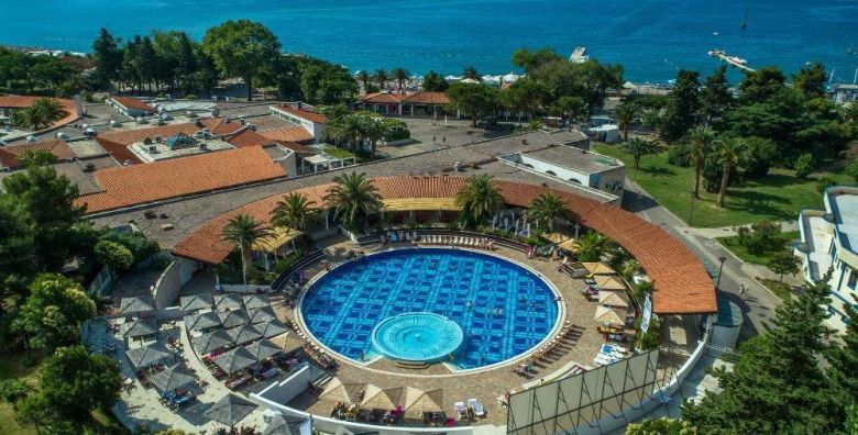 Hotel Slovenska plaza  Ljeto u Budvi Budva Crna Gora  504 EUR  3x nocenje u Standard dvokrevetnoj sobi s balkonom za 2 osobe Polupansion buffet dorucak i vecera 