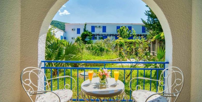 Hotel Slovenska plaza  Ljeto u Budvi Budva Crna Gora  732 EUR  3x nocenje u Standard dvokrevetnoj sobi s dodatnim lezajem i balkonom za 3 osobe Polupansion buffet dorucak i vecera 