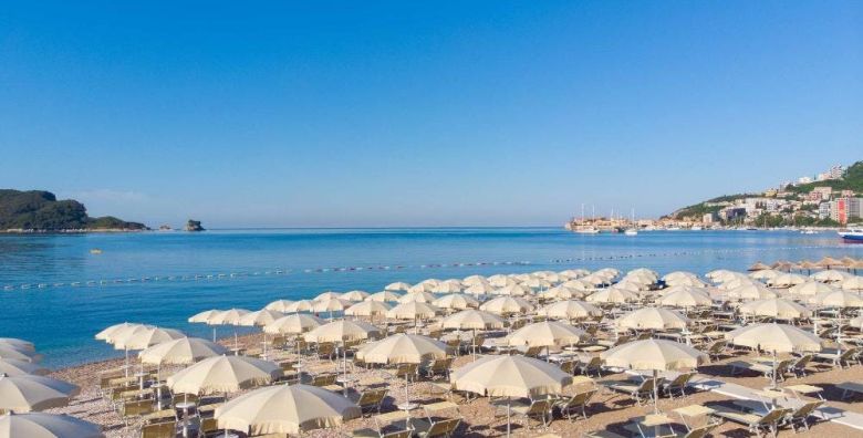 Hotel Slovenska plaza  Top ljetna sezona u Budvi Budva Crna Gora  779 EUR  4x nocenje u Standard dvokrevetnoj sobi s balkonom za 2 osobe Polupansion buffet dorucak i vecera 