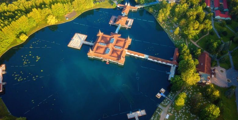 Lorabel Apartment House Hévíz Hévíz Madjarska  290 EUR  3x nocenje u apartmanu za 4 osobe Kava i caj