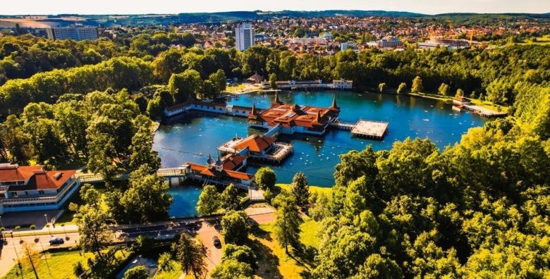 Lorabel Apartment House Hévíz Hévíz Madjarska  195 EUR  4x nocenje u apartmanu za 2 osobe Kava i caj