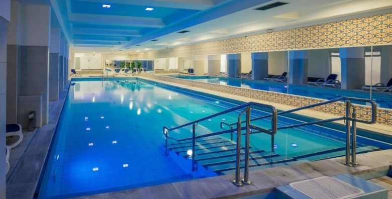 Maslinica Resort  Kamp Oliva  Proljetni paket odmora s ukljucenim wellnessom i bazenom Rabac Istra Hrvatska  119 EUR  2x nocenje u Standardnoj mobilnoj kucici za 4 osobe Koristenje sauna u Olive Garden Wellness  Spa u trajanju od 2 sata