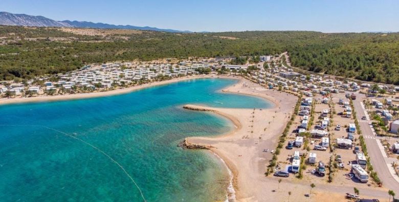 Kamp Omisalj  Obiteljski odmor u mobilnim kucicama na otoku Krk Omisalj otok Krk Hrvatska  119 €