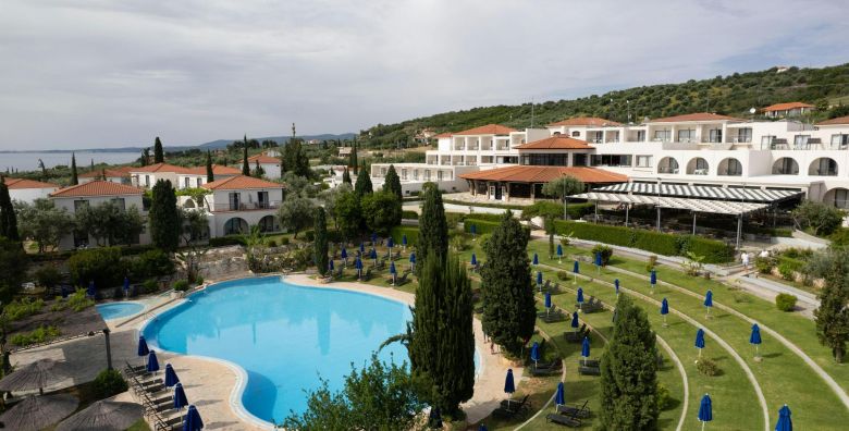 Hotel Sunrise Village  All inclusive obiteljsko ljeto Petalidi Messinia Grcka  1 379 EUR  7x nocenje u dvokrevetnoj sobi s balkonom ili terasom bungalov za 2 osobe 2 djece do 12 99 godina besplatno  All inclusive