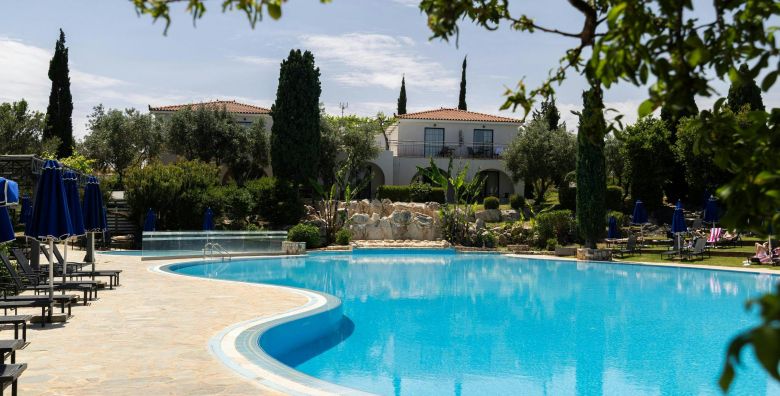 Hotel Sunrise Village  All inclusive obiteljsko ljeto Petalidi Messinia Grcka  2 169 EUR  7x nocenje u dvokrevetnoj sobi s balkonom ili terasom bungalov za 2 osobe 2 djece do 12 99 godina besplatno  All inclusive