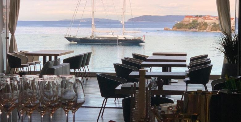 Hotel Split  Odmor uz more za parove Podstrana Dalmacija Hrvatska  249 EUR  2x nocenje u Superior sobi za 2 osobe Dorucak