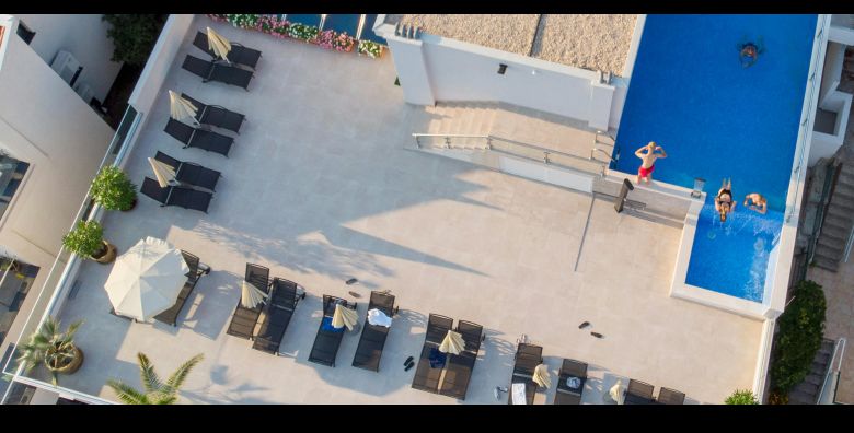 Hotel Nova  Ljeto u Neumu Neum Bosna i Hercegovina  799 EUR  5x nocenje u Superior sobi s pogledom na park za 2 osobe Polupansion