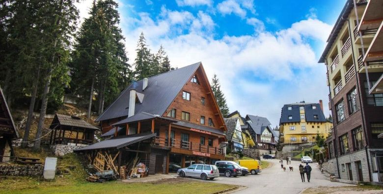 Pansion A M Vlasic  Zimski odmor na Vlasicu  Babanovac Bosna i Hercegovina  103 €