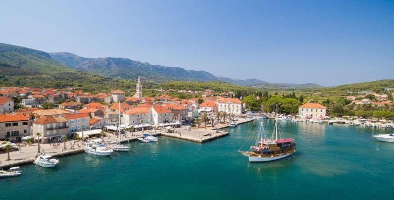 Hotel Hvar  All inclusive proljece na Hvaru Jelsa otok Hvar Dalmacija Hrvatska  381 EUR  3x nocenje u Comfort dvokrevetnoj sobi s pomocnim lezajem i balkonom park strana  za 2 osobe 1 dijete do 11 99 godina i 2 dijete do 2 99 godina besplatno  All Inclusive