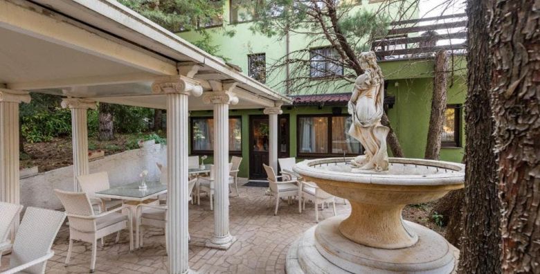 Holiday Resort Zlatni Dol  Opustanje u prirodi za 3 osobe Goranci Mostar Bosna i Hercegovina  175 EUR  2x nocenje u trokrevetnoj sobi za 3 osobe Dorucak