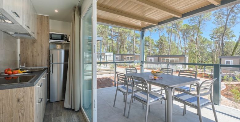 Santa Marina Camping  Ukrsni obiteljski odmor u Family Prestige mobilnoj kucici Porec Istra Hrvatska  186 €