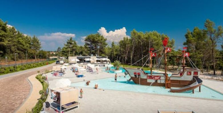 Santa Marina Camping  Obiteljski odmor u Premium Comfort mobilnoj kucici Porec Istra Hrvatska  122 €