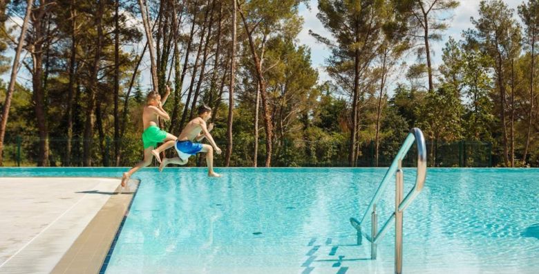 Santa Marina Camping  Prvosvibanjski obiteljski odmor u Family Prestige mobilnoj kucici Porec Istra Hrvatska  132 €