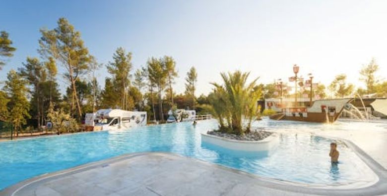 Santa Marina Camping  Obiteljski odmor u Family Prestige mobilnoj kucici Porec Istra Hrvatska  189 €