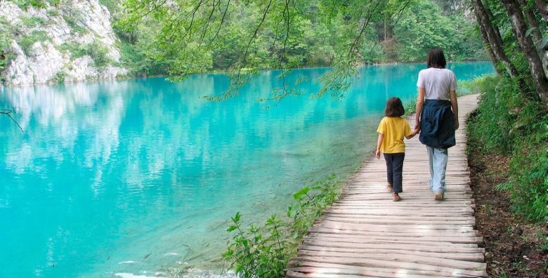 Hotel Jezero  Proljetni obiteljski odmor na Plitvickim jezerima s ulaznicama Plitvicka jezera Hrvatska  345 €