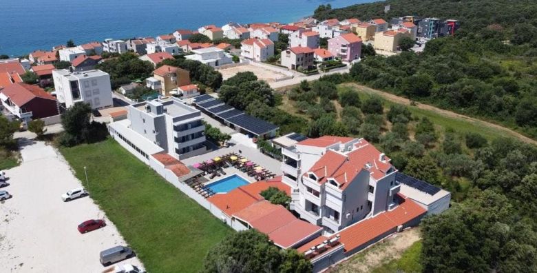 Slastice - Akcija, popust i sniženje. (ponuda: 259143)