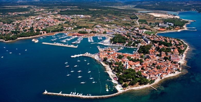 Apartmani Erica Pineta  Proljece u Novigradu Novigrad Istra Hrvatska  99 EUR  2x nocenje u jednosobnom apartmanu Erica Lux s terasom ili dvoristem ovisno o raspolozivosti za 2 osobe Posteljina i rucnici