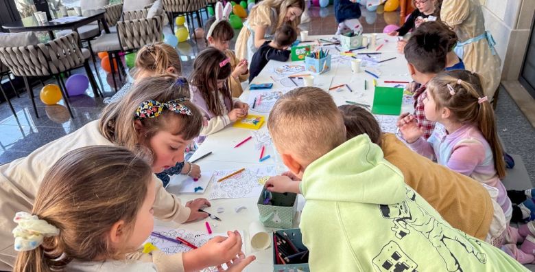 Hotel President Solin  Obiteljski uskrsni wellness praznici Solin Dalmacija Hrvatska  435 EUR  3x nocenje u dvokrevetnoj sobi za 2 osobe 1 dijete do 11 99 godina i 1 dijete do 2 99 godina besplatno  Dorucak