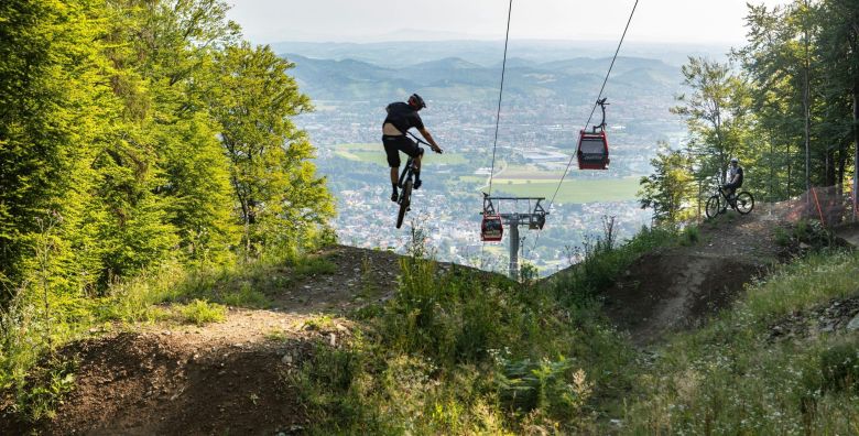Forest Apartments Videc  Proljetni ili jesenski wellness odmor na Pohorju tijekom tjedna za 6 osoba Pohorje Slovenija  219 EUR  2x nocenje u jednosobnom apartmanu s balkonom ili terasom za 6 osoba Neograniceno koristenje WellNest unutarnjega bazena od 12 do 20 sati